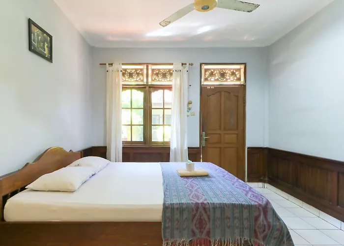 Sari Indah Guest house 2*