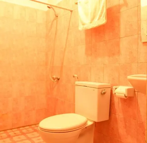 Sari Indah Guest house 2*