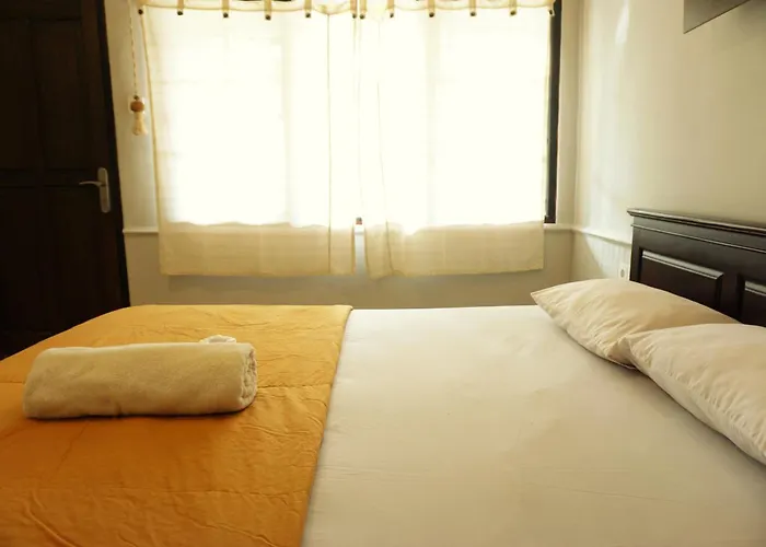Guest house Sari Indah 2*